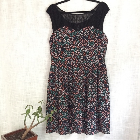 Betsey Johnson Dresses & Skirts - Betsey Johnson Butterfly Lace Sweetheart Dress